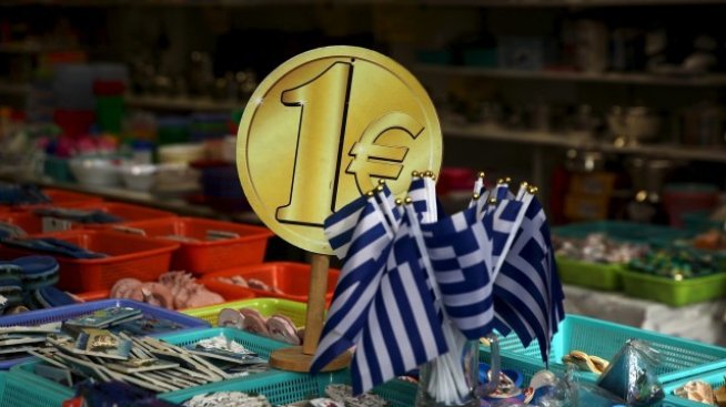 Гръцката икономика се свива с по-бавен темп през второто тримесечие