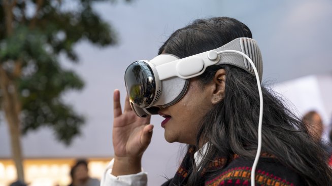 Главният маркетинг експерт, занимаващ се с очилата на Apple, е напуснал компанията