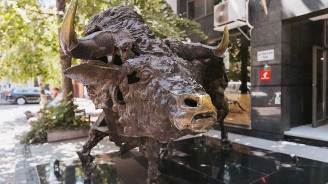 SOFIX е в подножието на 1380 пункта