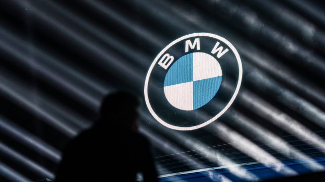 BMW ще преговаря с работниците за съкращаване на разходите