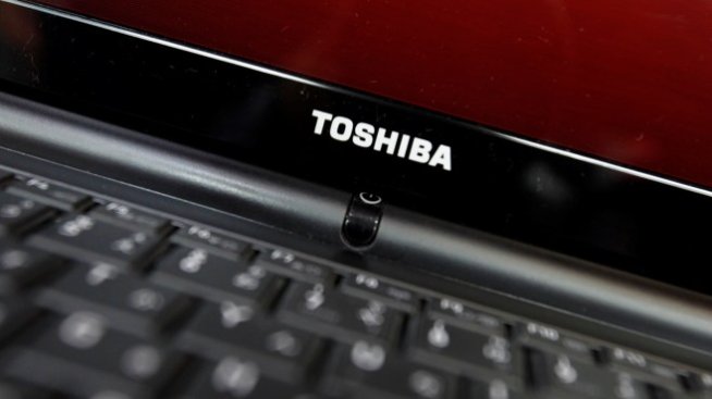 Sharp купува бизнеса с компютри на Toshiba за 36 млн. долара