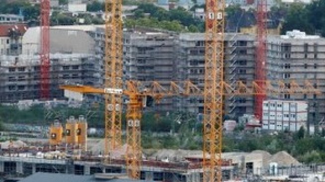 Строителната продукция в страната забавя темпове през юни