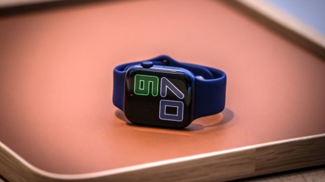 Apple работи над Apple Watch с много здрав корпус