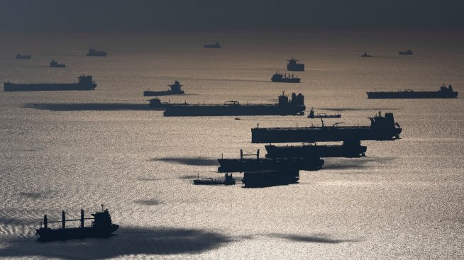 Санкциите на САЩ отрязват 8 млрд. долара от приходите от петрола на Венецуела