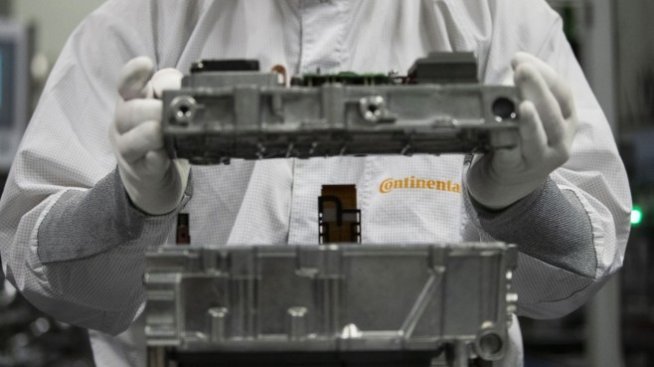 Continental сигнализира за проблеми с рентабилността заради недостига на чипове