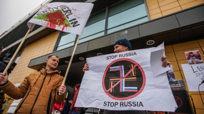 Търговците на дребно, останали в Русия, срещат бойкот в Полша