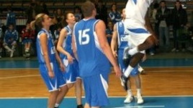 Пак не се намери купувач за зала "Универсиада"