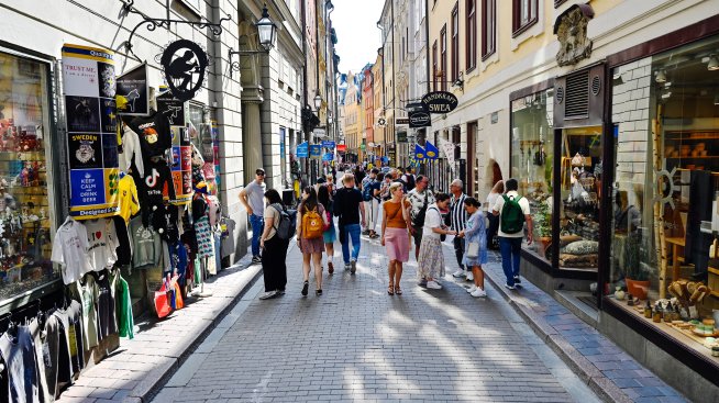 Икономическото възстановяване на Швеция буксува заради спада в производствената активност