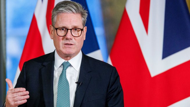 Стоте дни на Киър Стармър: Ще се възползва ли британският премиер от втория шанс