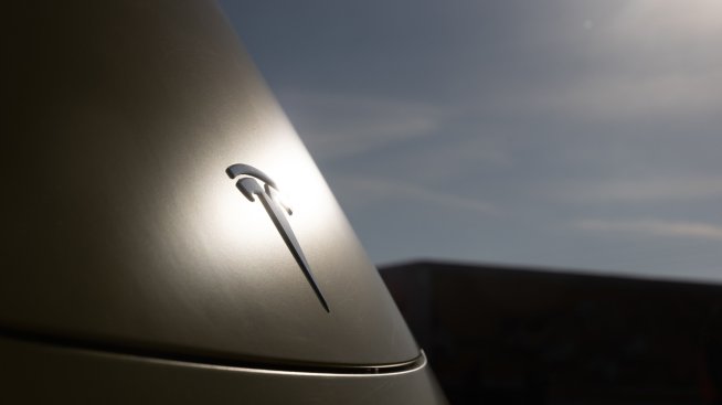 Саудитска Арабия преговаря с Tesla за изграждането на завод за електромобили