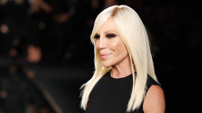 Донатела Версаче се оттегли като творчески директор на Versace