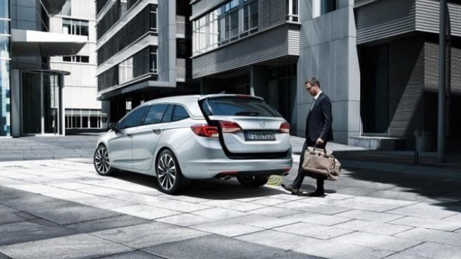 Първи поглед към новата Astra Sports Tourer