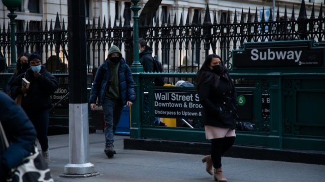 Wall Street се насочва към първото си тримесечие на червено от 2 години*