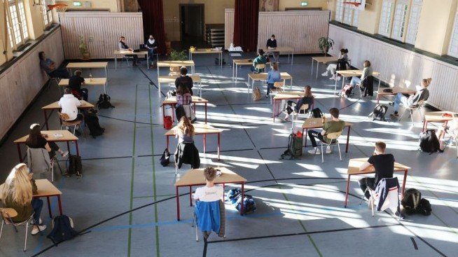 Ученето е социален процес, който в голяма степен се губи при дистанционната форма