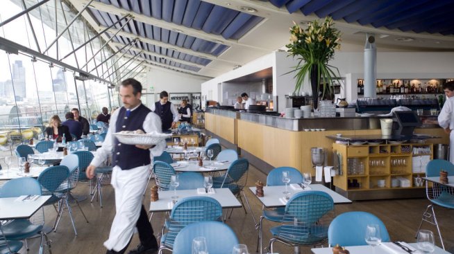 Работодателите у нас остават колебливи за наемане на нови служители през лятото