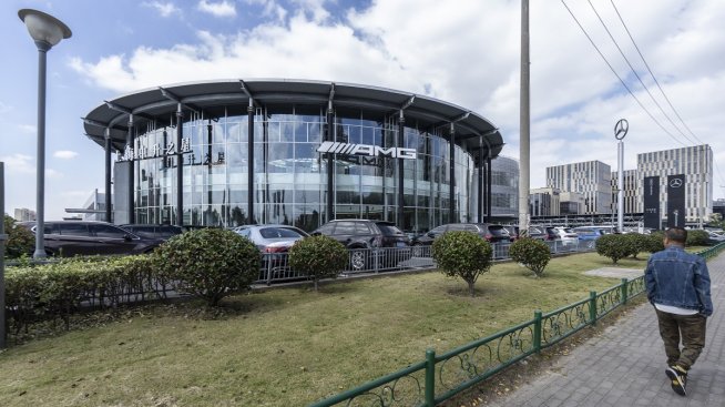 Mercedes-Benz планира да съкрати до 15% от служителите си в Китай
