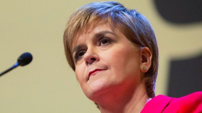 Никола Стърджън призова Лондон да преосмисли петролните и газови разрешителни