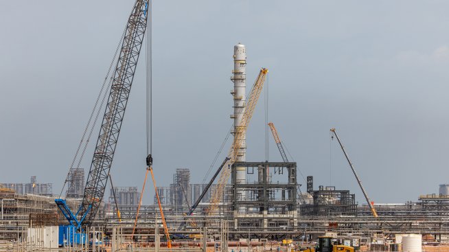 Нефтохимическата промишленост се сблъсква с пренасищане на пазара