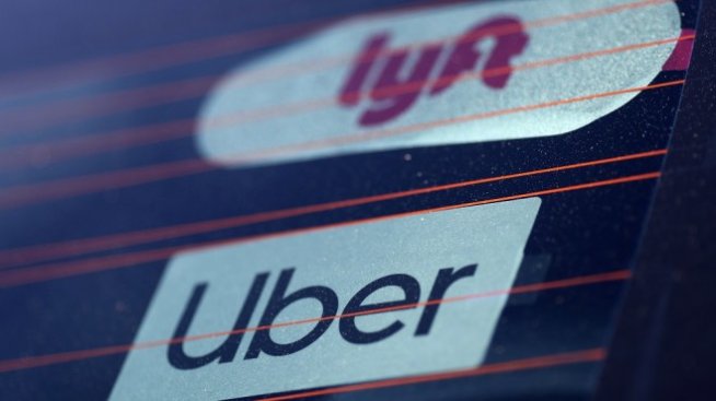 Как инвеститорите в Lyft и Uber търсят сигнали за едно по-розово бъдеще