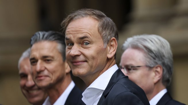 Каква е равносметката за Оливер Блуме след първите 100 дни начело на Volkswagen?