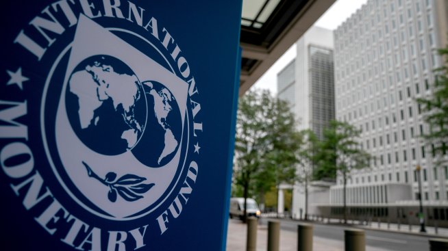 МВФ сви прогнозите за растеж на петролните страни от Персийския залив