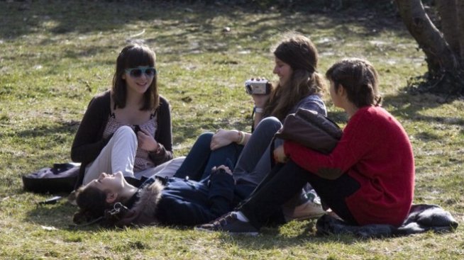 България е втора в ЕС по дял на младежите с материални затруднения