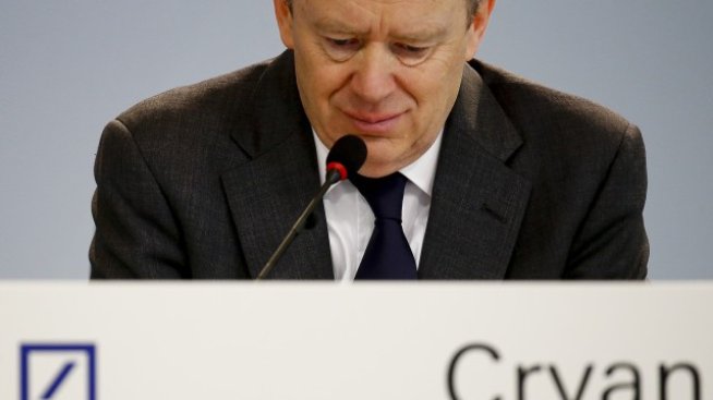 Deutsche Bank и Credit Suisse - кризата с идентичността продължава