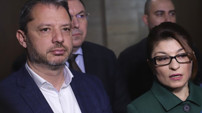 ГЕРБ-СДС и ДПС предлагат отпадане на дерогацията за „Лукойл“ от 1 януари