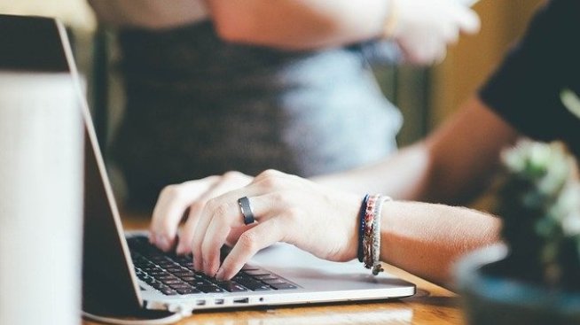 Работата от вкъщи донесе милиони нови потребители на Teams и Slack