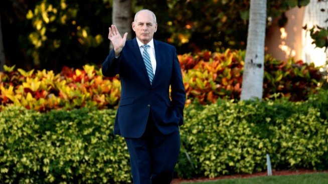 Началникът на канцеларията на Белия дом Джон Кели си тръгва