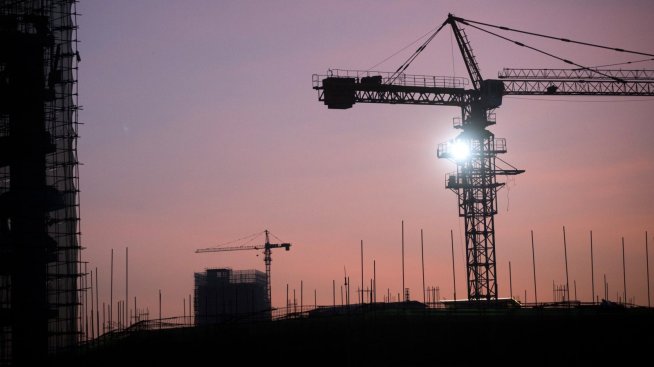 Строителството в България се възстановява през юли сред три поредни месеца на спад