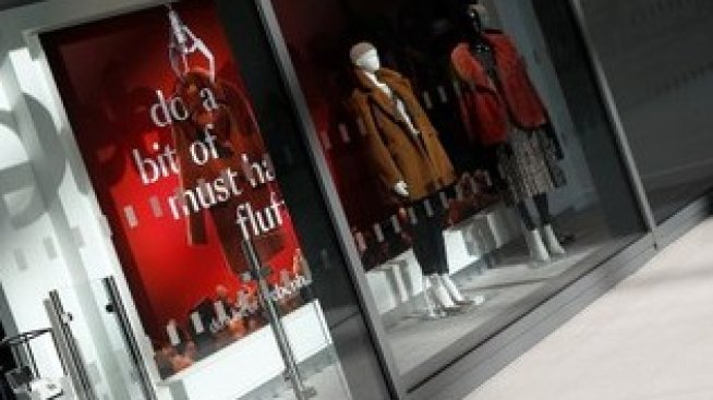 Debenhams отчете рекордна загуба, планира затварянето на 50 магазина