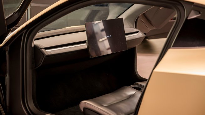 Мъск: Роботаксито на Tesla тръгва по улиците на 22 юни