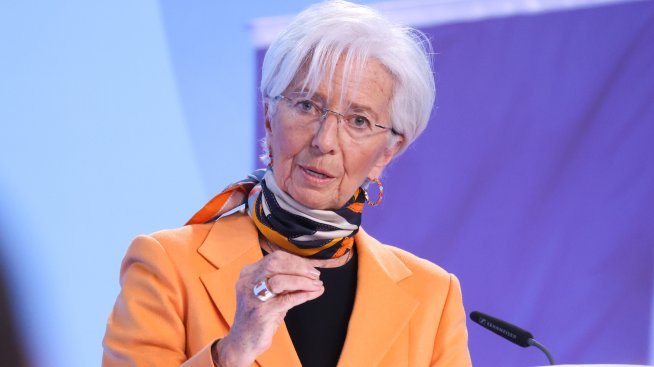 Световният икономически форум все още иска Лагард за наследник на Клаус Шваб 