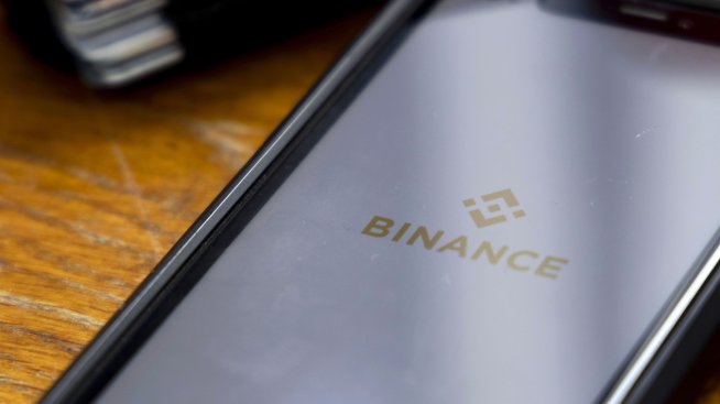 Binance спря временно тегленията на стейбълкойна USDC