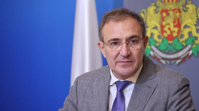 Социалният министър: Подадените заявления по проекта „Избирам България“ са вече над 2000