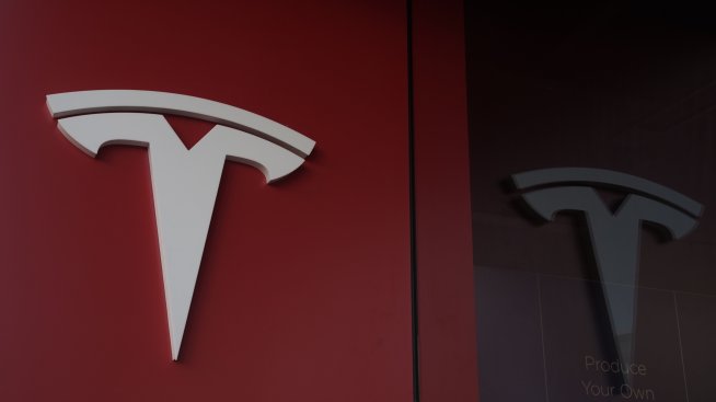 Две негативни новини потопиха акциите на&nbsp;Tesla&nbsp;с 5,69%&nbsp;