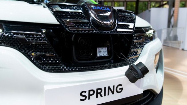 Dacia Spring е лидер при продажбите на електромобили във Франция за ноември