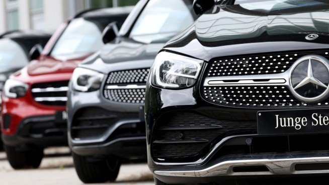 Китайската BAIC вече държи близо 10% от Daimler