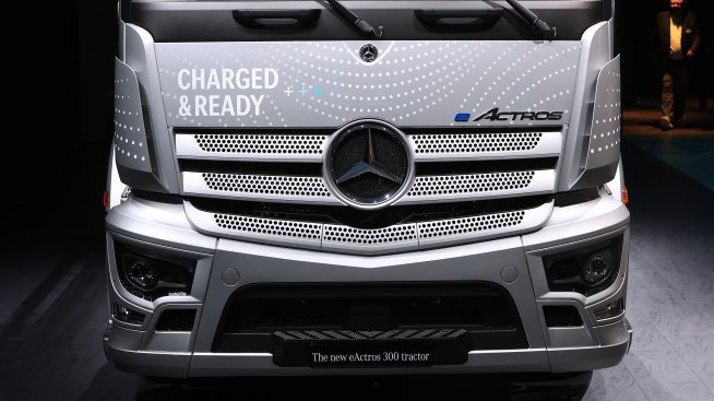 Daimler Truck отчете спад на печалбата, очаква трудни времена в Европа