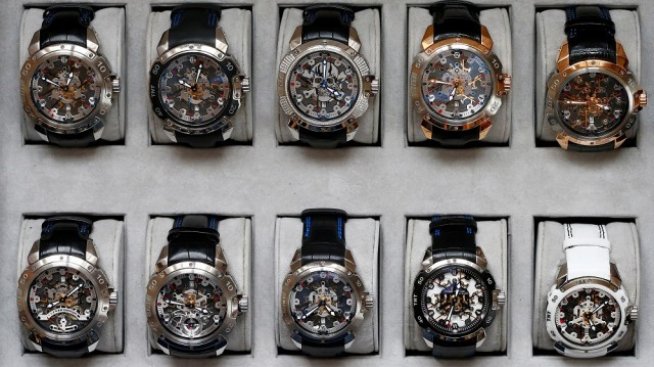 Производителите на швейцарски часовници най-сетне се насочват онлайн