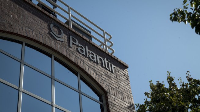 Книжата на Palantir поскъпнаха след по-добри резултати и прогноза за рентабилност  