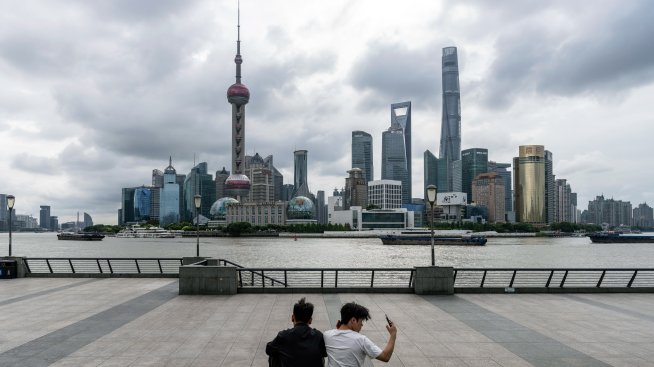 Безпрецедентен спад в инвестициите хвърля сянка върху икономиката на Китай през октомври