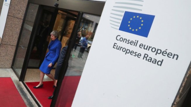 Северноирландските съюзници на Мей няма да подкрепят сделката й за Brexit