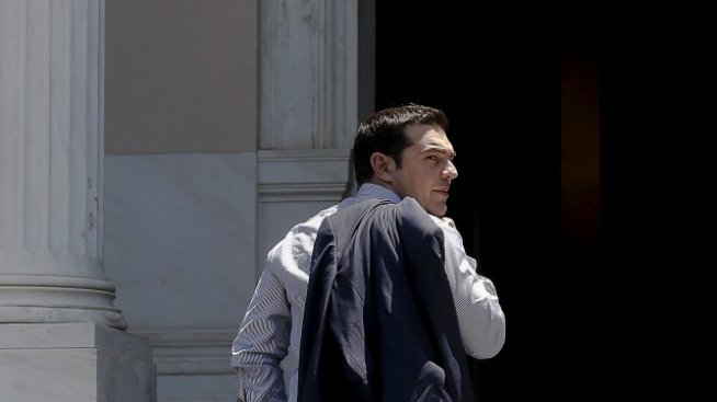 Защо Гърция трябва да остави МВФ в играта