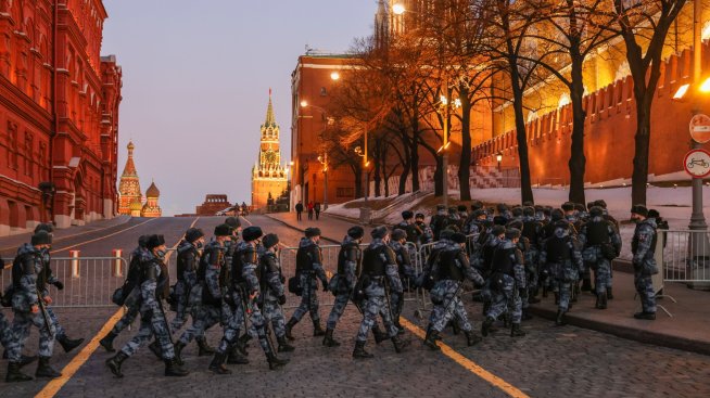 Въпреки проблемите с бюджета Москва няма да изчерпи скоро военния си резерв