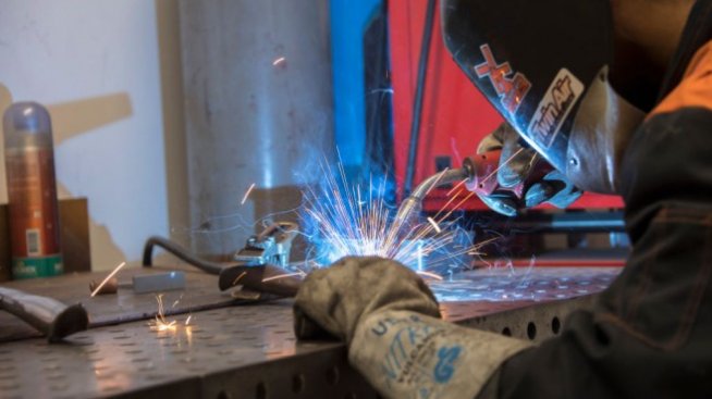 Индустриалното производство в България се свива с 6,9% през март