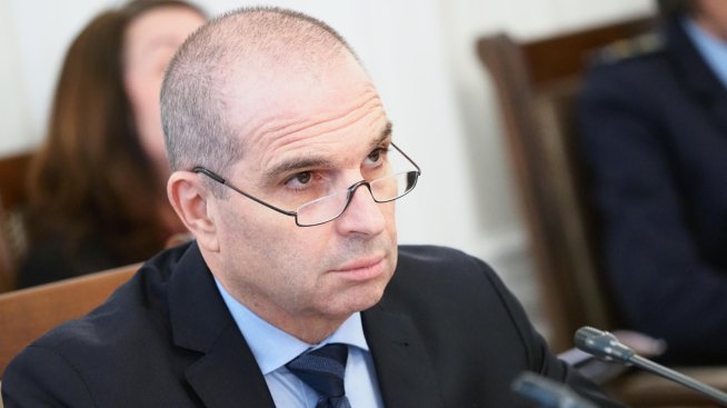 Гроздан Караджов: Може да се стигне до отнемане на лицензи на фирмите собственици на ТИР-ове*