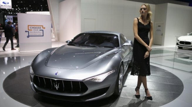 Alfa Romeo подготвя купе и голям седан
