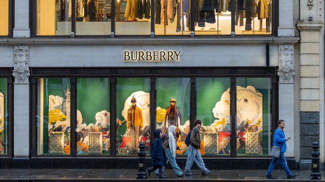 Burberry надмина очакванията за тримесечието благодарение на младите купувачи в Китай